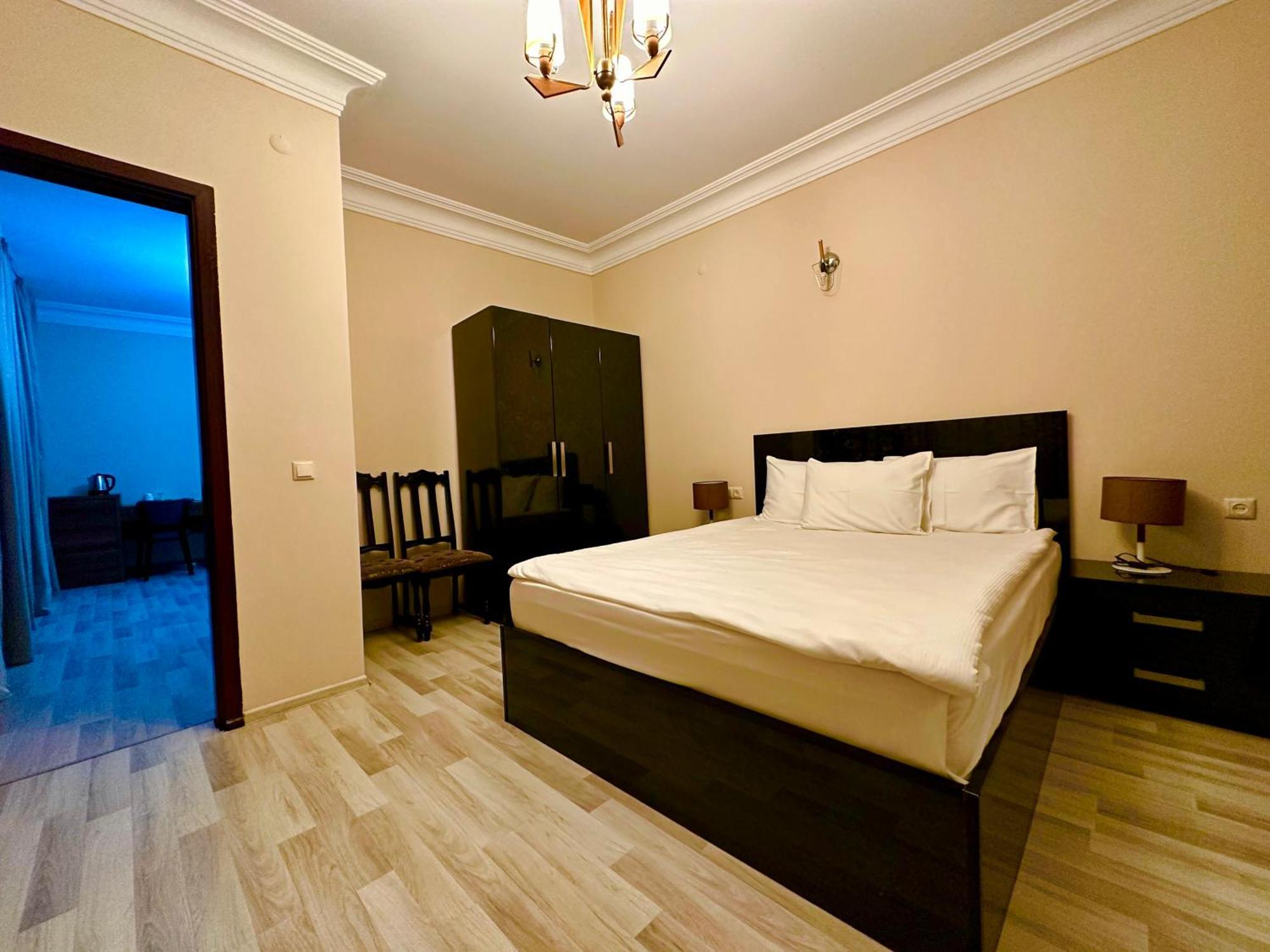 Hotel Tsereteli Batumi Luaran gambar
